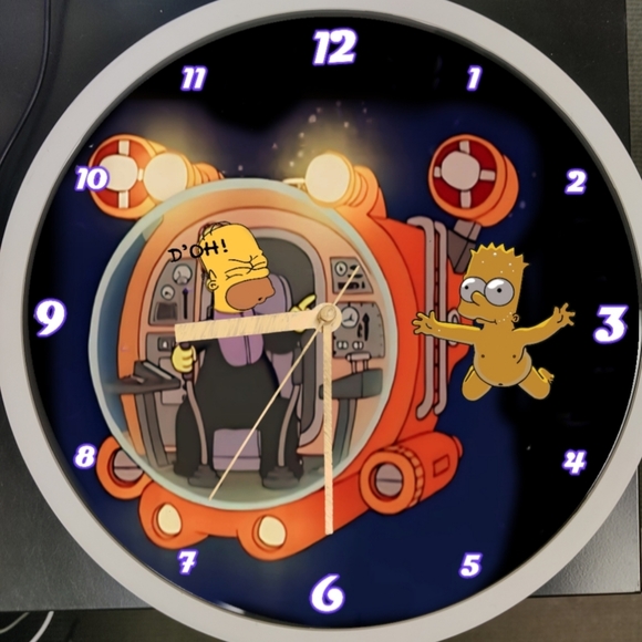 Submarine implosion clock - Picture 2 of 6